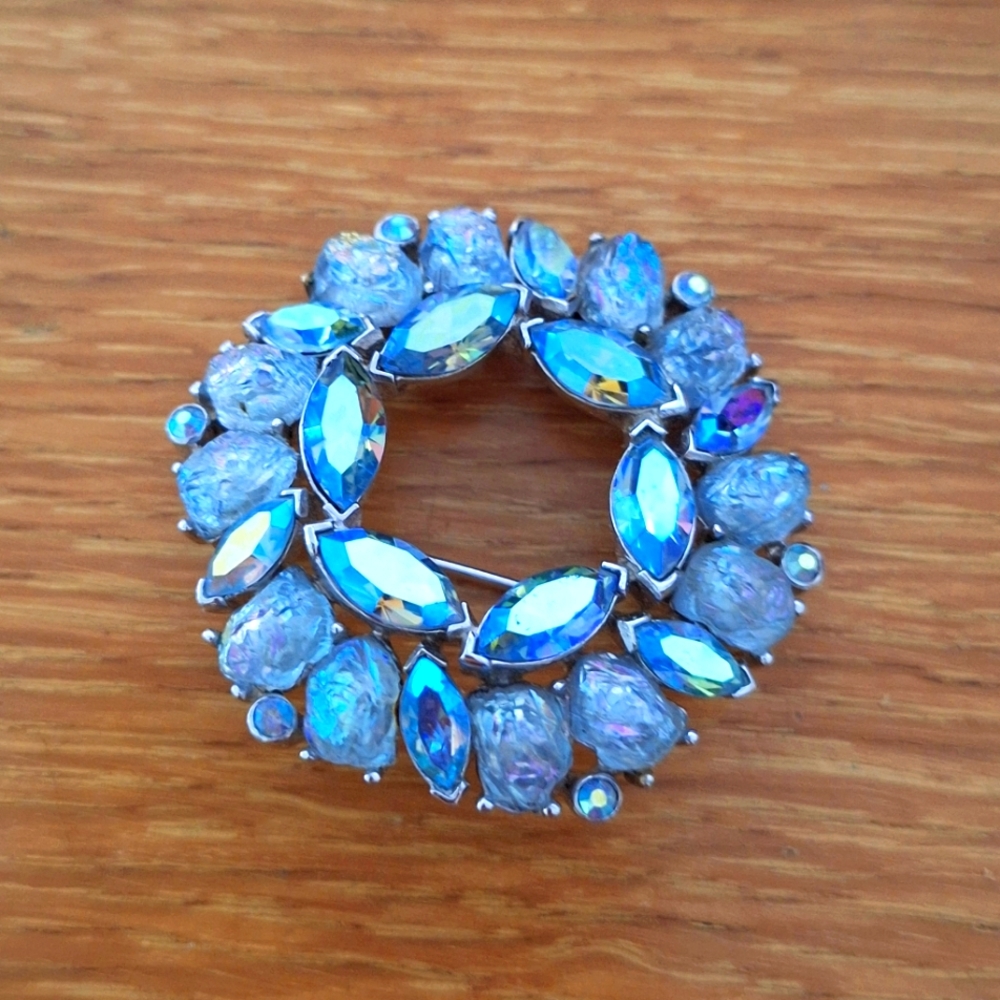 Rare Crown Trifari Alfred Philippe Etoile Blue Lava Stone Brooch